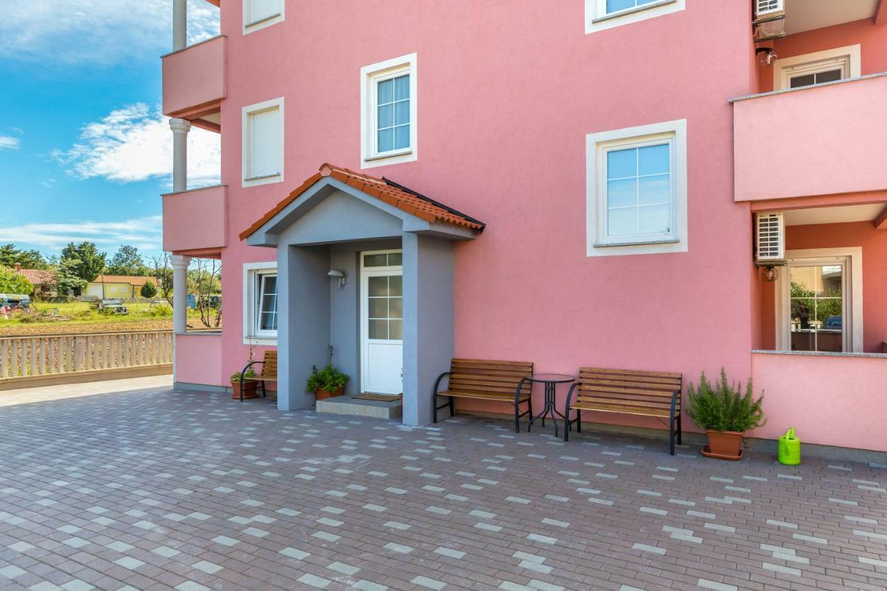 Apartmani Diana Medulin Exterior foto